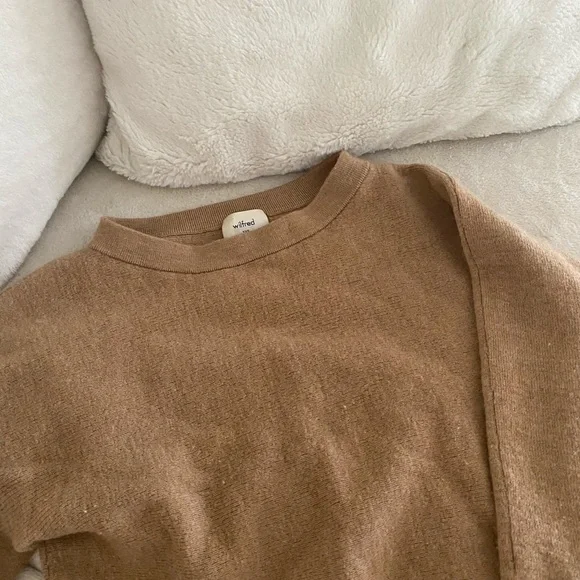 ❌SOLD❌Wilfred Tan Merino Wool Sweater - Picture 6 of 9